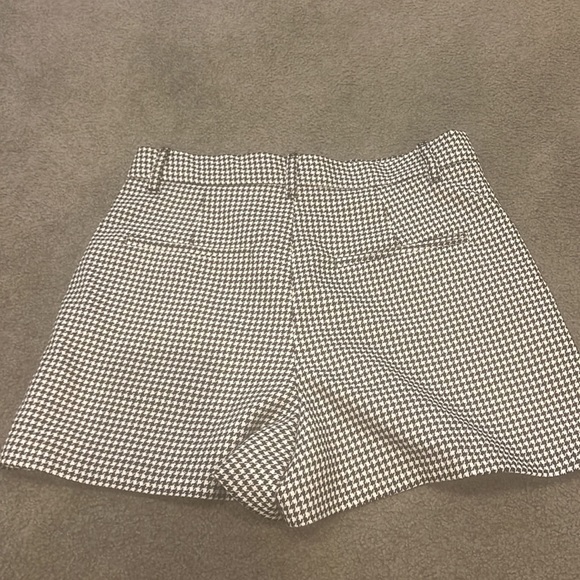 Zara skorts- extremely cute unfortunately gained weight - Picture 3 of 5